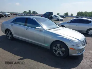 2011 Mercedes-Benz S 550 z VIN WDDNG7BB6BA417876, wystawiony jako IAAI lot #42525171 z przebiegiem 93 783 mil mil oraz . Historia ofert i sprzedaży dostępna na DreamBid. Obrazek 1.