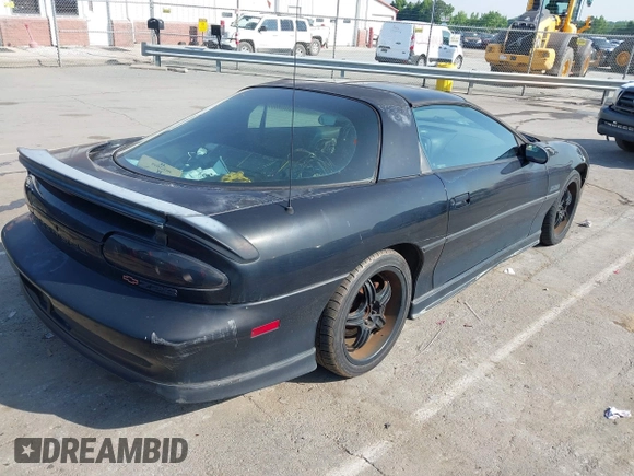 2002 Chevrolet Camaro Z28 z VIN 2G1FP22G022134223, wystawiony jako IAAI lot #42271773 z przebiegiem 125 164 mil mil oraz . Historia ofert i sprzedaży dostępna na DreamBid. Obrazek 4.