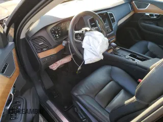 2021 Volvo XC90 Momentum with VIN YV4A221K4M1743218, listed as a Copart auction lot 49605525 with 47,672 mi miles and Salvage Title. Bid and sale history available at carsss.com. Image 8.