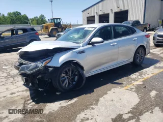 2020 Kia Optima LX z VIN 5XXGT4L34LG381745, wystawiony jako Copart lot #57808785 z przebiegiem 67 740 mil mil oraz Szkoda całkowita • Salvage title. Historia ofert i sprzedaży dostępna na DreamBid. Obrazek 1.
