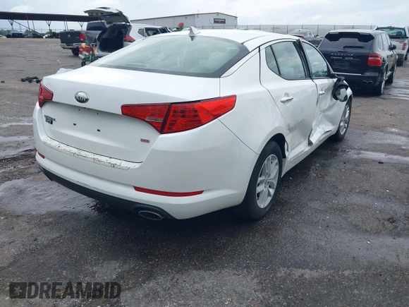2013 Kia Optima LX z VIN KNAGM4A72D5366828, wystawiony jako IAAI lot #42106525 z przebiegiem 159 564 mil mil oraz . Historia ofert i sprzedaży dostępna na DreamBid. Obrazek 4.