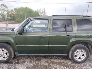 2008 Jeep Patriot Sport with VIN 1J8FT28088D520705, listed as a IAAI auction lot 42107804 with 77,032 mi miles and . Bid and sale history available at DreamBid. Image 14.
