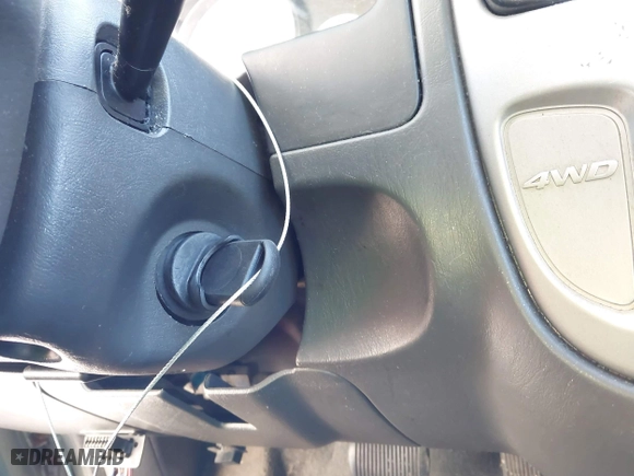 2006 Ford Escape XLT with VIN 1FMYU93166KB46038, listed as a IAAI auction lot 41877801 with 278,459 mi miles. Bid and sale history available at carsss.com. Image 11.