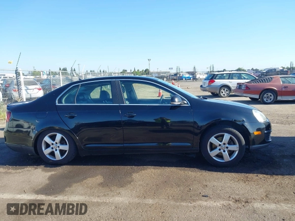 2008 Volkswagen Jetta SE with VIN 3VWRZ71KX8M082752, listed as a IAAI auction lot 42529588 with 167,568 mi miles and . Bid and sale history available at DreamBid. Image 14.