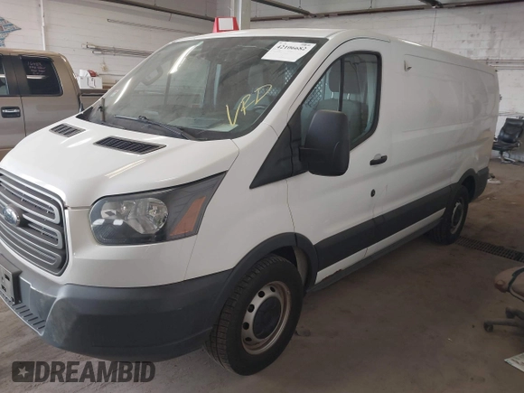 2015 Ford Transit Cargo z VIN 1FTNE1YG9FKB08497, wystawiony jako IAAI lot #42106682 z przebiegiem 158 992 mil mil oraz . Historia ofert i sprzedaży dostępna na DreamBid. Obrazek 17.