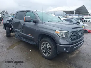 2018 Toyota Tundra SR5 z VIN 5TFDY5F19JX744986, wystawiony jako IAAI lot #41762297 z przebiegiem 42 048 mil mil oraz . Historia ofert i sprzedaży dostępna na DreamBid. Obrazek 1.