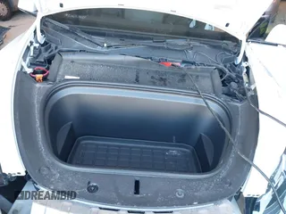 2024 Tesla Model Y Long Range z VIN 7SAYGDEE7RA294649, wystawiony jako IAAI lot #42022150 z przebiegiem 9 110 mil mil oraz . Historia ofert i sprzedaży dostępna na DreamBid. Obrazek 10.