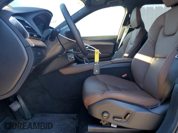 2024 Volvo XC90 Plus Bright Theme с VIN YV4L12PE2R1235477, выставлен на аукционе Copart как лот 82138904 с пробегом 2 047 миль миль и Списание • Salvage title. История ставок и продаж доступна на DreamBid. Изображение 7.