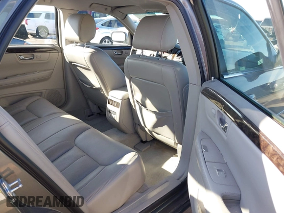2008 Cadillac DTS 1SA z VIN 1G6KD57Y08U186328, wystawiony jako IAAI lot #41618974 z przebiegiem 71 920 mil mil oraz . Historia ofert i sprzedaży dostępna na DreamBid. Obrazek 8.
