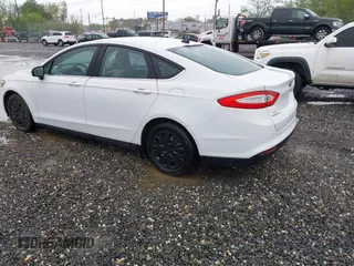 2013 Ford Fusion S with VIN 3FA6P0G76DR211501, listed as a IAAI auction lot 42095275 with 205,716 mi miles. Bid and sale history available at carsss.com. Image 3.