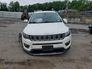 2020 Jeep Compass Limited with VIN 3C4NJDCBXLT221328, listed as a Copart auction lot 61133605 with 70,338 mi miles and Salvage title. Bid and sale history available at DreamBid. Image 5.