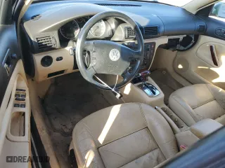 2003 Volkswagen Passat GLX with VIN WVWRH63B93P275619, listed as a Copart auction lot 87664845 with 0 mi miles and Non Repairable. Bid and sale history available at carsss.com. Image 8.