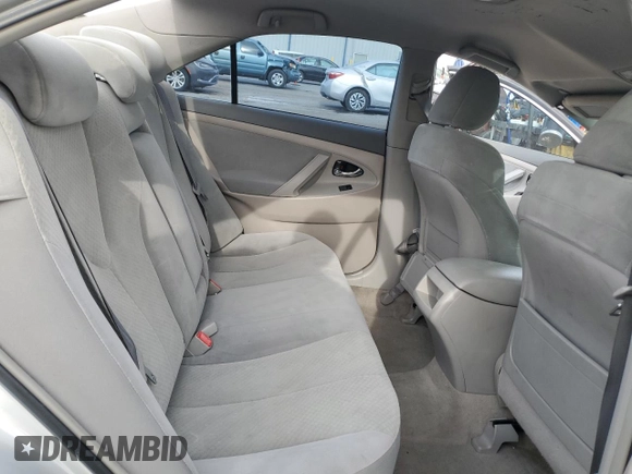 2008 Toyota Camry LE z VIN 4T1BE46K48U790865, wystawiony jako Copart lot #53522695 z przebiegiem 106 293 mil mil oraz Szkoda całkowita • Salvage title. Historia ofert i sprzedaży dostępna na DreamBid. Obrazek 10.