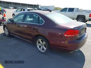 2012 Volkswagen Passat SE z VIN 1VWBH7A32CC074412, wystawiony jako IAAI lot #41805569 z przebiegiem 216 762 mil mil oraz . Historia ofert i sprzedaży dostępna na DreamBid. Obrazek 3.