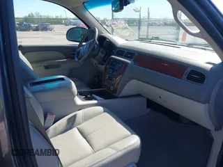 2011 Chevrolet Suburban LT with VIN 1GNSCJE03BR255374, listed as a IAAI auction lot 41826513 with 279,698 mi miles. Bid and sale history available at carsss.com. Image 5.