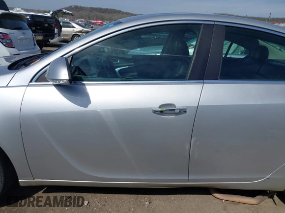 2012 Buick Regal Premium 1 z VIN 2G4GS5EK1C9206031, wystawiony jako IAAI lot #41808537 z przebiegiem 223 593 mil mil oraz . Historia ofert i sprzedaży dostępna na DreamBid. Obrazek 14.