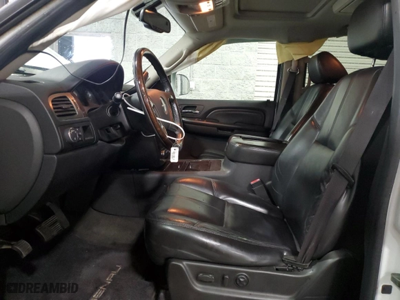 2007 GMC Yukon Denali with VIN 1GKFK63827J252365, listed as a Copart auction lot 71965744 with 177,332 mi miles and Salvage Title. Bid and sale history available at carsss.com. Image 7.