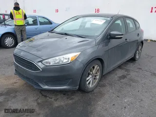2016 Ford Focus SE with VIN 1FADP3K26GL268448, listed as a IAAI auction lot 41912967 with 146,571 mi miles. Bid and sale history available at carsss.com. Image 2.