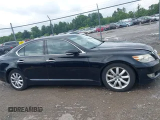 2010 Lexus LS 460 z VIN JTHCL5EF5A5005714, wystawiony jako IAAI lot #42616045 z przebiegiem 101 834 mil mil oraz . Historia ofert i sprzedaży dostępna na DreamBid. Obrazek 13.
