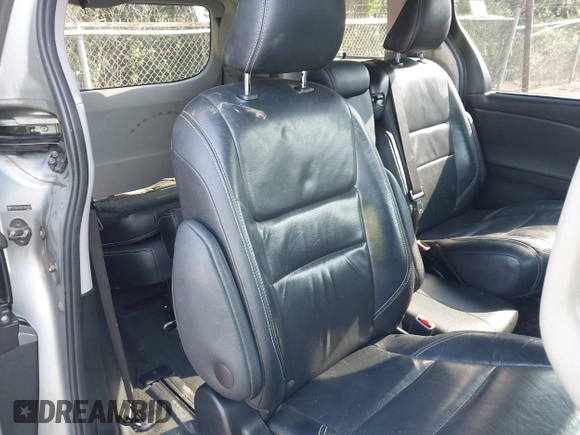 2015 Toyota Sienna SE с VIN 5TDXK3DC8FS665488, выставлен на аукционе IAAI как лот 42398692 с пробегом 110 446 миль миль и . История ставок и продаж доступна на DreamBid. Изображение 8.