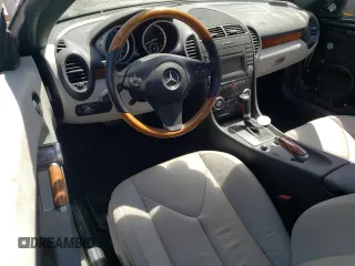 2009 Mercedes-Benz SLK 280 z VIN WDBWK54F19F192019, wystawiony jako Copart lot #55446695 z przebiegiem 50 860 mil mil oraz Nie do naprawy. Historia ofert i sprzedaży dostępna na DreamBid. Obrazek 8.