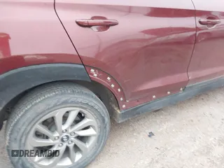 2017 Hyundai Tucson SE z VIN KM8J23A47HU431498, wystawiony jako IAAI lot #42425577 z przebiegiem 83 014 mil mil oraz . Historia ofert i sprzedaży dostępna na DreamBid. Obrazek 6.