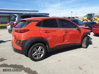 2020 Hyundai Kona SE with VIN KM8K12AA7LU439472, listed as a Copart auction lot 46156745 with 85,084 mi miles and Salvage Title. Bid and sale history available at carsss.com. Image 3.