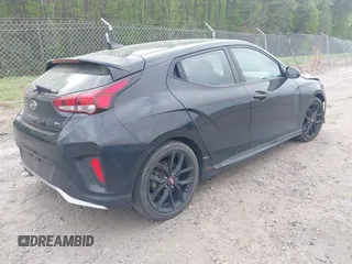 2019 Hyundai Veloster Turbo z VIN KMHTH6AB3KU020159, wystawiony jako IAAI lot #41954737 z przebiegiem 152 070 mil mil oraz . Historia ofert i sprzedaży dostępna na DreamBid. Obrazek 4.