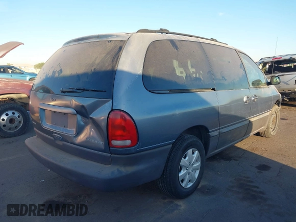 1996 Dodge Grand Caravan with VIN 1B4GP54R9TB328555, listed as a IAAI auction lot 40770123 with 184,323 mi miles and . Bid and sale history available at DreamBid. Image 4.