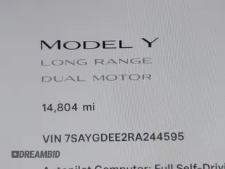 2024 Tesla Model Y Long Range z VIN 7SAYGDEE2RA244595, wystawiony jako IAAI lot #41964965 z przebiegiem 14 804 mil mil oraz . Historia ofert i sprzedaży dostępna na DreamBid. Obrazek 16.