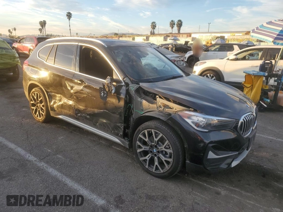 2022 BMW X1 sDrive28i with VIN WBXJG7C07N5U58359, listed as a Copart auction lot 86908624 with 34,557 mi miles and Salvage Title. Bid and sale history available at carsss.com. Image 4.