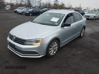 2015 Volkswagen Jetta SE с VIN 3VWD17AJ2FM354359, выставлен на аукционе IAAI как лот 41665595 с пробегом 155 748 миль миль и . История ставок и продаж доступна на DreamBid. Изображение 2.