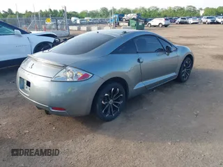 2008 Mitsubishi Eclipse GS z VIN 4A3AK24F28E036454, wystawiony jako IAAI lot #42276489 z przebiegiem 153 707 mil mil oraz . Historia ofert i sprzedaży dostępna na DreamBid. Obrazek 4.