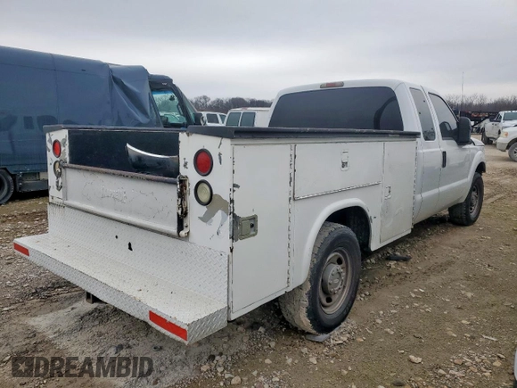 2012 Ford Super Duty F-250 SRW XL with VIN 1FT7X2A63CEA05211, listed as a Copart auction lot 43471795 with 267,550 mi miles and Salvage Title. Bid and sale history available at carsss.com. Image 3.