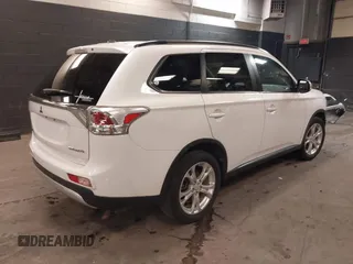 2015 Mitsubishi Outlander SE with VIN JA4AZ3A39FZ012490, listed as a IAAI auction lot 41405104 with 95,131 mi miles and . Bid and sale history available at DreamBid. Image 4.