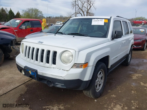 2012 Jeep Patriot Sport with VIN 1C4NJRBB3CD576698, listed as a IAAI auction lot 41828791 with 176,373 mi miles. Bid and sale history available at carsss.com. Image 18.