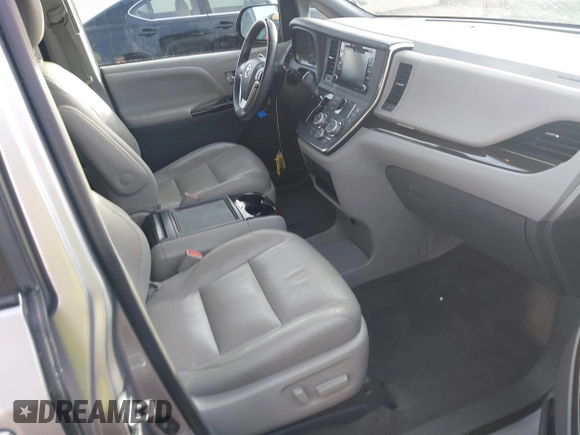 2018 Toyota Sienna XLE Auto Access Seat with VIN 5TDYZ3DC6JS928313, listed as a IAAI auction lot 41411318 with 145,480 mi miles. Bid and sale history available at carsss.com. Image 5.