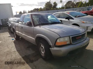 2001 GMC Sonoma SLS w/1SG Pkg with VIN 1GTCS19W318106014, listed as a Copart auction lot 42437444 with 152,169 mi miles and Salvage Title. Bid and sale history available at carsss.com. Image 4.