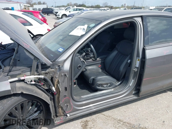 2019 Audi A8 L with VIN WAU8DAF89KN010314, listed as a IAAI auction lot 41767695 with 1 mi miles. Bid and sale history available at carsss.com. Image 6.