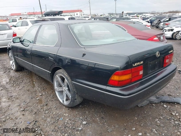 1996 Lexus LS 400 with VIN JT8BH22F3T0063272, listed as a IAAI auction lot 41466981 with 182,291 mi miles. Bid and sale history available at carsss.com. Image 3.