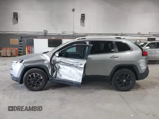 2016 Jeep Cherokee Latitude z VIN 1C4PJMCB9GW148882, wystawiony jako IAAI lot #42210237 z przebiegiem 124 441 mil mil oraz . Historia ofert i sprzedaży dostępna na DreamBid. Obrazek 14.