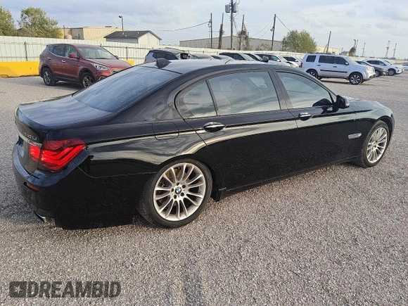 2013 BMW 7 Series 740Li with VIN WBAYE4C57DDW22531, listed as a Copart auction lot 81522614 with 174,441 mi miles and Clean title. Bid and sale history available at DreamBid. Image 3.