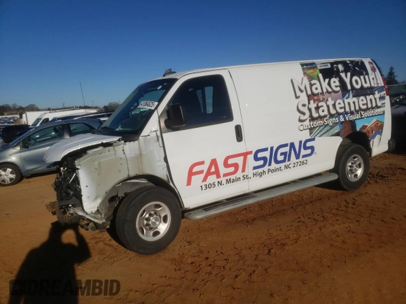 2020 Chevrolet Express Cargo Van with VIN 1GCWGAFG1L1261782, listed as a Copart auction lot 41364825 with 48,586 mi miles and Salvage Title. Bid and sale history available at carsss.com. Image 1.