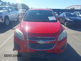 2015 Chevrolet Trax LT with VIN 3GNCJLSB8FL216708, listed as a IAAI auction lot 41646647 with 106,405 mi miles. Bid and sale history available at carsss.com. Image 12.