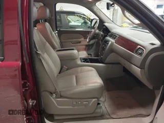 2011 GMC Yukon SLT with VIN 1GKS2CE08BR308792, listed as a IAAI auction lot 41633427 with 216,483 mi miles. Bid and sale history available at carsss.com. Image 5.