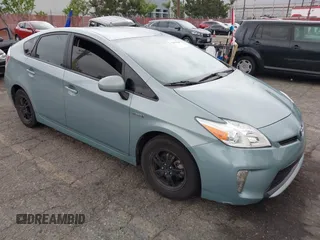 2014 Toyota Prius Four with VIN JTDKN3DU5E1814588, listed as a IAAI auction lot 42073609 with 209,003 mi miles. Bid and sale history available at carsss.com. Image 1.