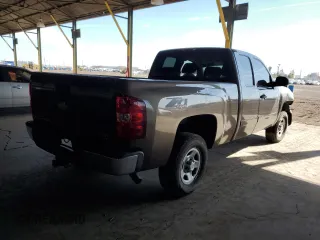 2008 Chevrolet Silverado 1500 1LT with VIN 2GCEC19J681138916, listed as a Copart auction lot 72421144 with 171,292 mi miles and Clean Title. Bid and sale history available at DreamBid. Image 3.