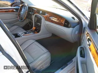 2007 Jaguar XJ with VIN SAJWA71B17SH12746, listed as a IAAI auction lot 41401422 with 99,735 mi miles. Bid and sale history available at carsss.com. Image 5.