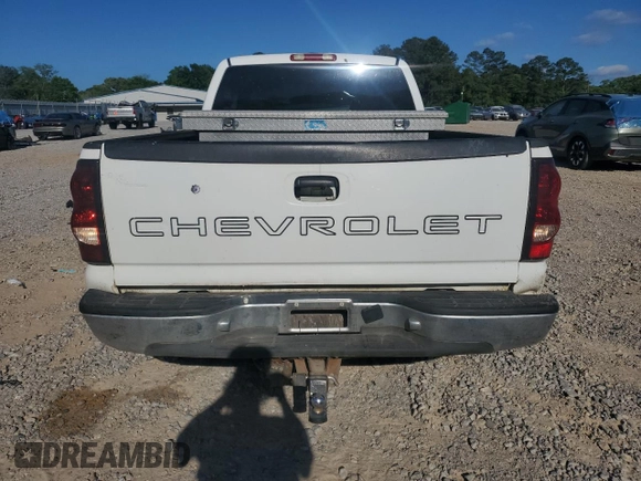 2006 Chevrolet Silverado 1500 LT2 with VIN 1GCEK19B96Z250917, listed as a Copart auction lot 52997975 with 247,189 mi miles and Salvage Title. Bid and sale history available at DreamBid. Image 6.