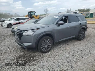 2023 Nissan Pathfinder SL z VIN 5N1DR3CD9PC242491, wystawiony jako Copart lot #48445304 z przebiegiem 14 298 mil mil oraz Szkody całkowita. Historia ofert i sprzedaży dostępna na DreamBid. Obrazek 1.